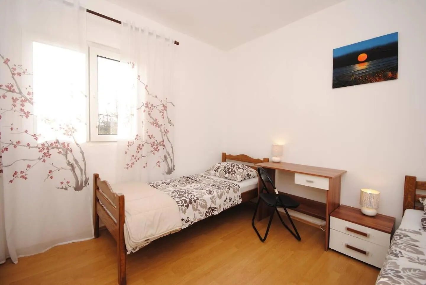 Apartments Ezgety - 330M From Beach Kastela