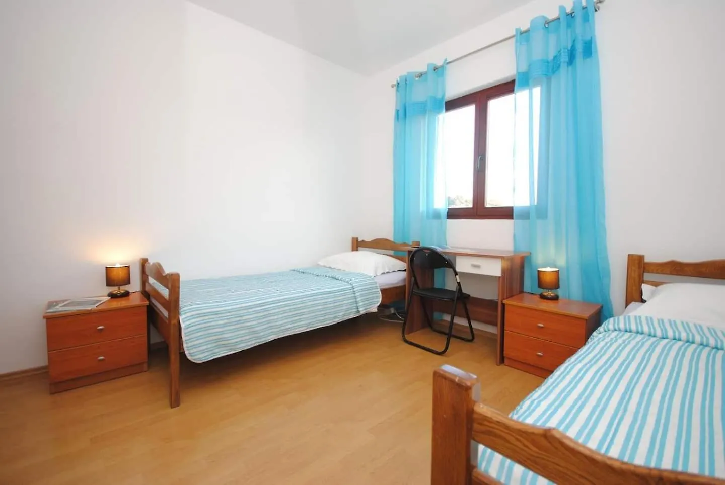 Apartments Ezgety - 330M From Beach Kastela